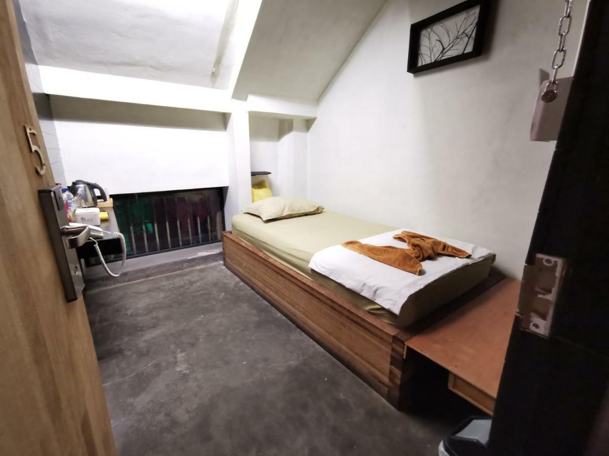 Bat & Arrow Hotel Padang  Værelse billede