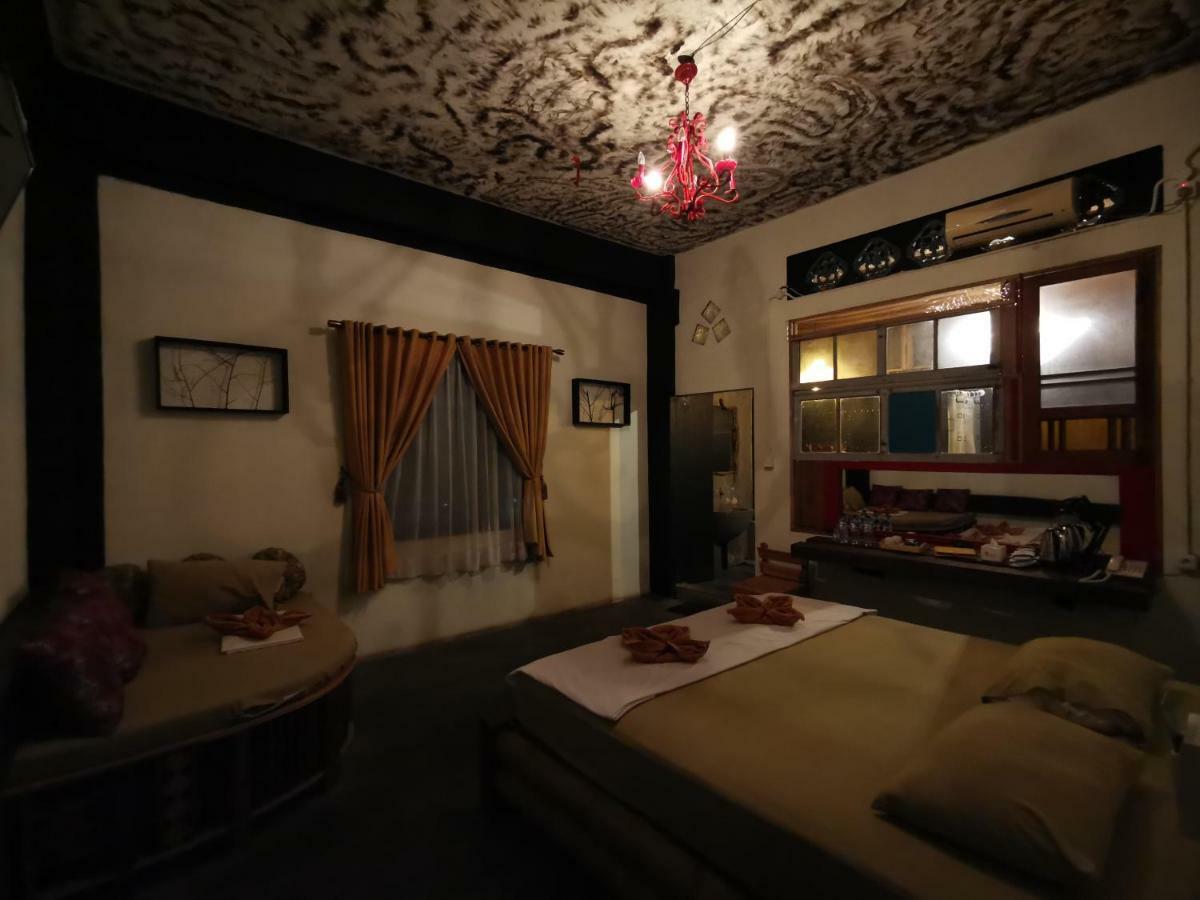 Bat & Arrow Hotel Padang  Værelse billede